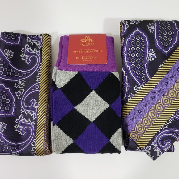 R. Lewis Other - Robert Lewis Plum Necktie Hanky Socks Box 3 Set